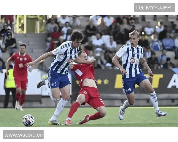 卢多戈雷与费伦茨的精彩对决揭示足球战术的较量与魅力 卢多戈雷与费伦茨的精彩对决揭示足球战术的较量与魅力